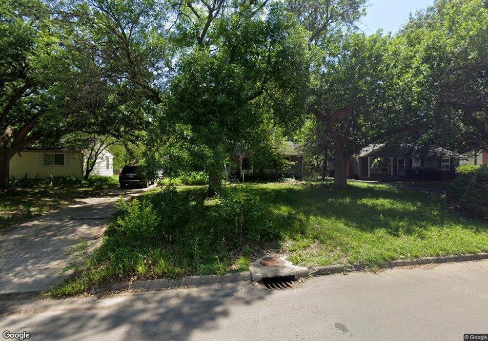 1730 SW Moundview Dr, Topeka, KS 66604 - photo 1
