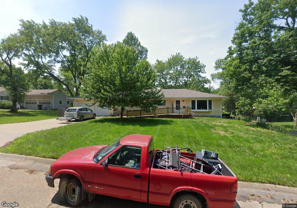 2883 SW Mulvane St, Topeka, KS 66611 - photo 1