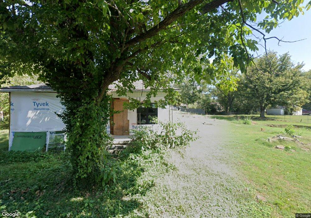 236 Walnut St, Lebanon Junction, KY 40150 - photo 1