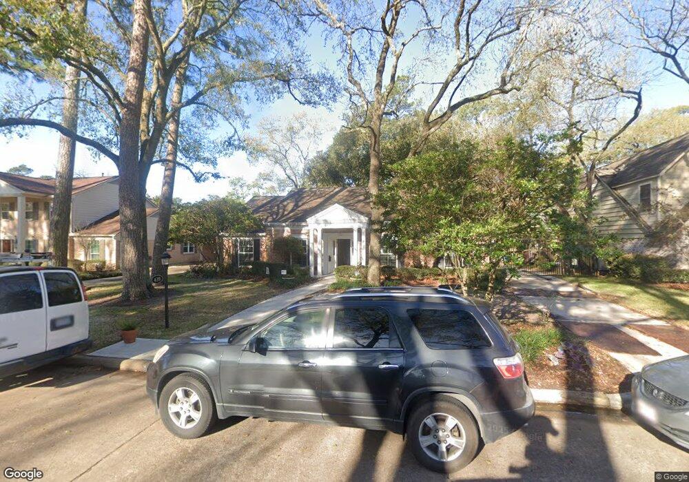 439 Southchester Ln, Houston, TX 77079 - photo 1