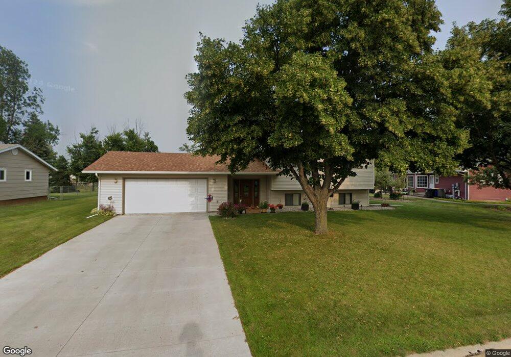 406 19th Ave NE, Jamestown, ND 58401 - photo 1
