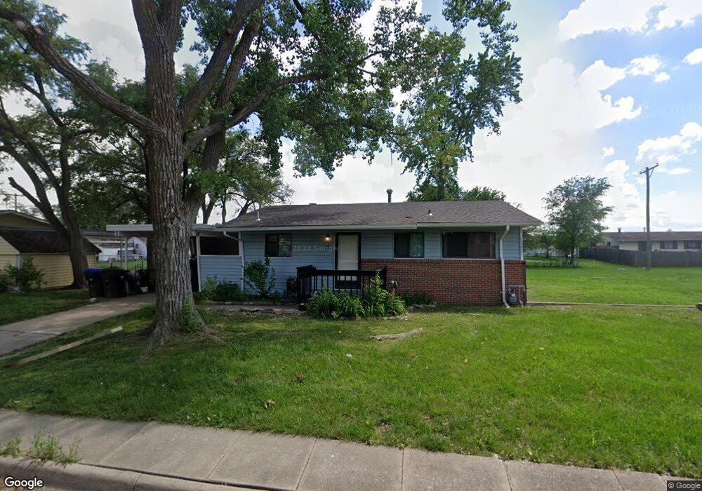 2105 SW 72nd St, Topeka, KS 66619 - photo 1