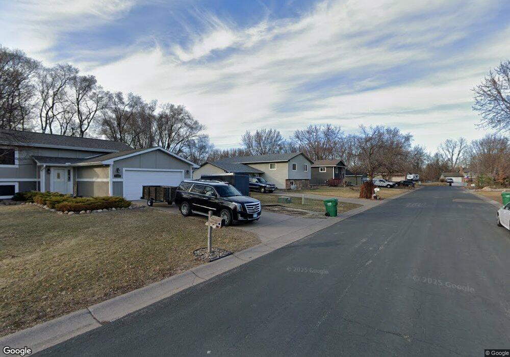 11262 98th Place N, Maple Grove, MN 55369 - photo 1