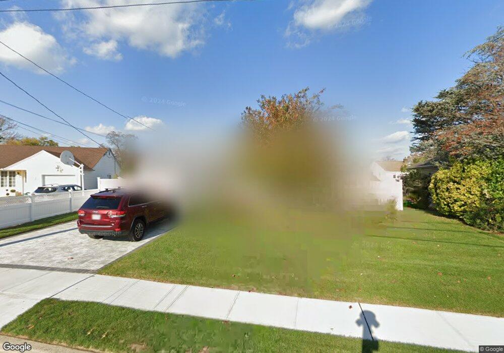 517 Derby Dr E, Oceanside, NY 11572 - photo 1