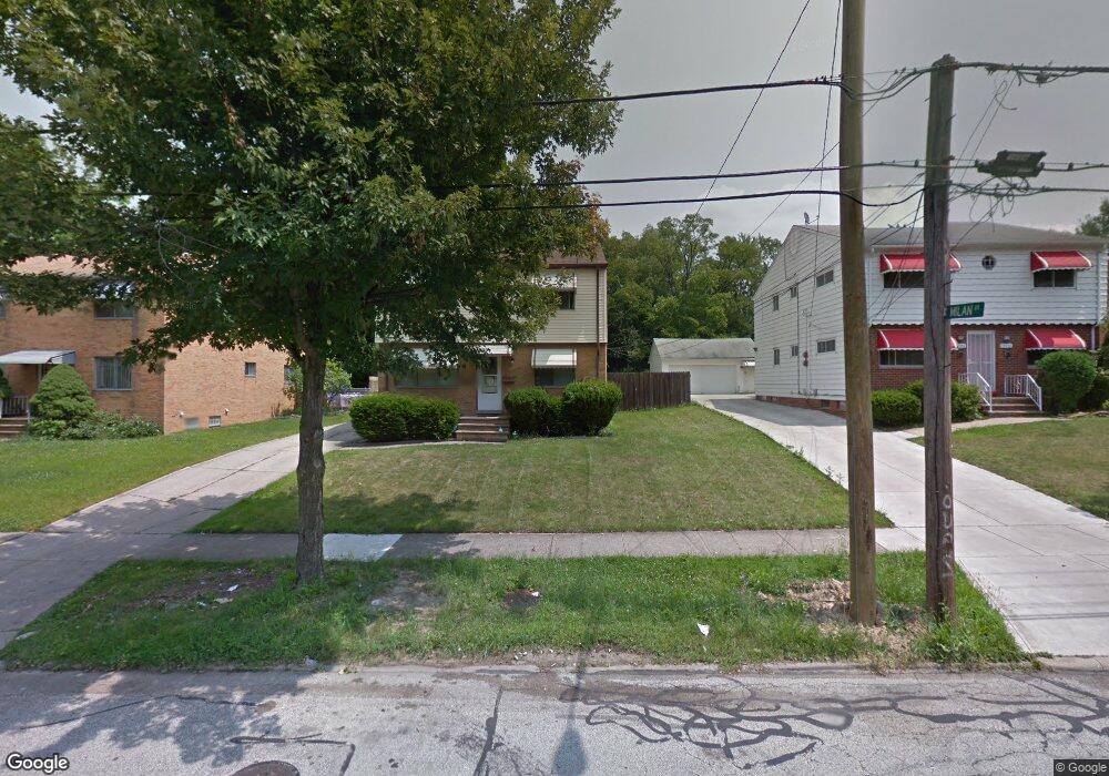 19754 Maple Heights Blvd, Maple Heights, OH 44137 - photo 1