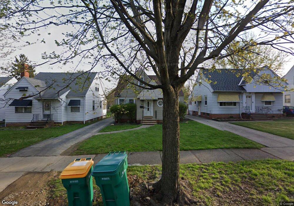 18019 Maple Heights Blvd, Maple Heights, OH 44137 - photo 1