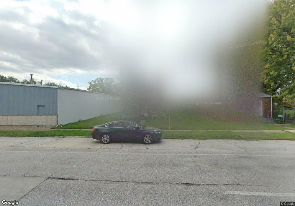 1811 W 4th St, Davenport, IA 52802 - photo 1