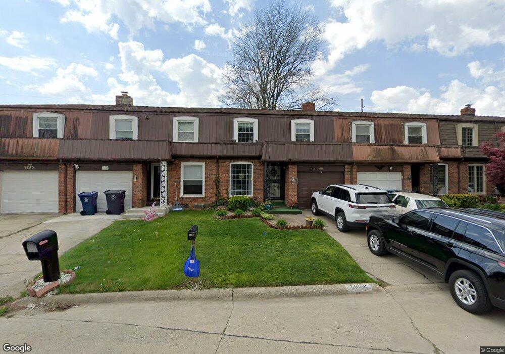 1839 Willowbrook Cir, Flint, MI 48507 - photo 1