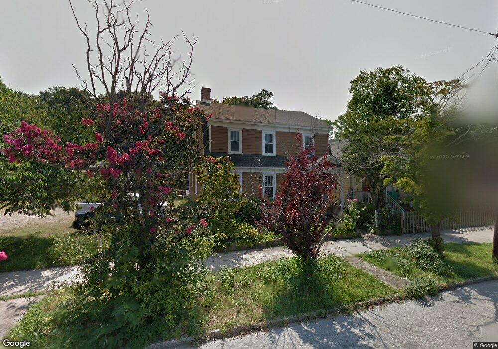 619 S 7th St unit Upper, Wilmington, NC 28401 - photo 1