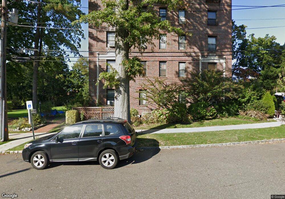 37 Brompton Rd unit 6F, Great Neck, NY 11021 - photo 1