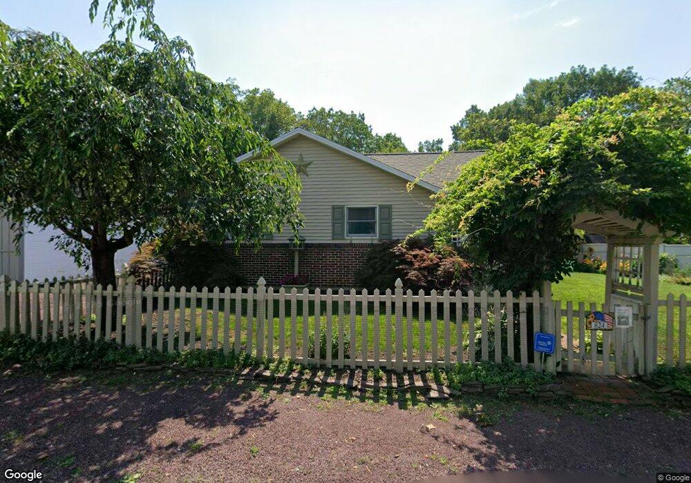 824 Fern St, Jim Thorpe, PA 18229 - photo 1