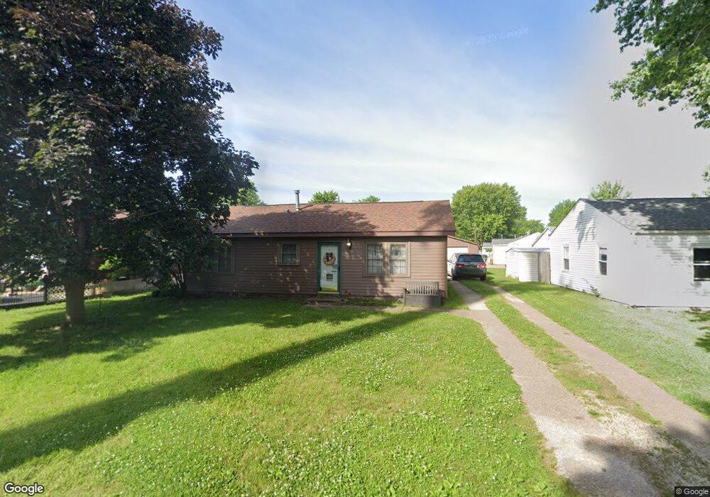 6802 N Hancock Ave, Davenport, IA 52806 - photo 1