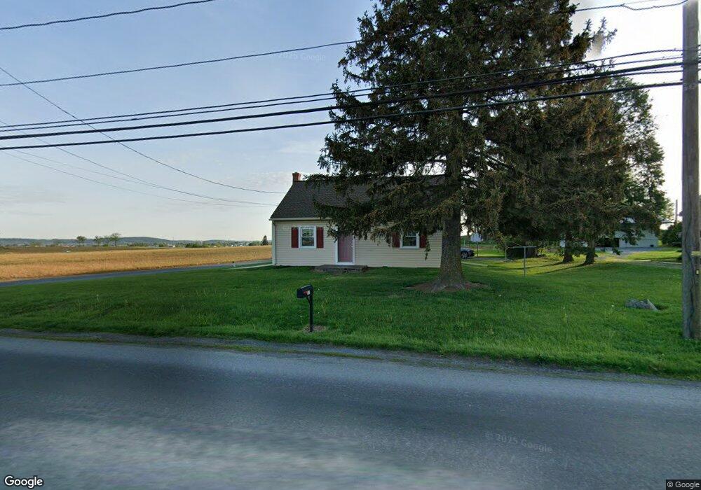 521 N Railroad Ave, New Holland, PA 17557 - photo 1