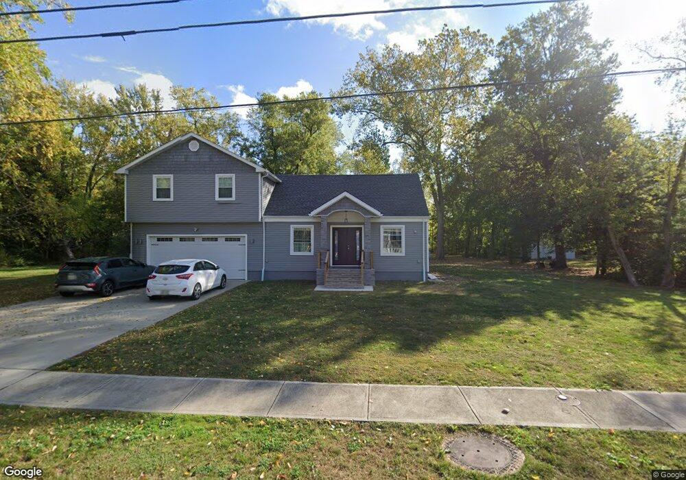 511 Treadway Blvd, Sheffield Lake, OH 44054 - photo 1