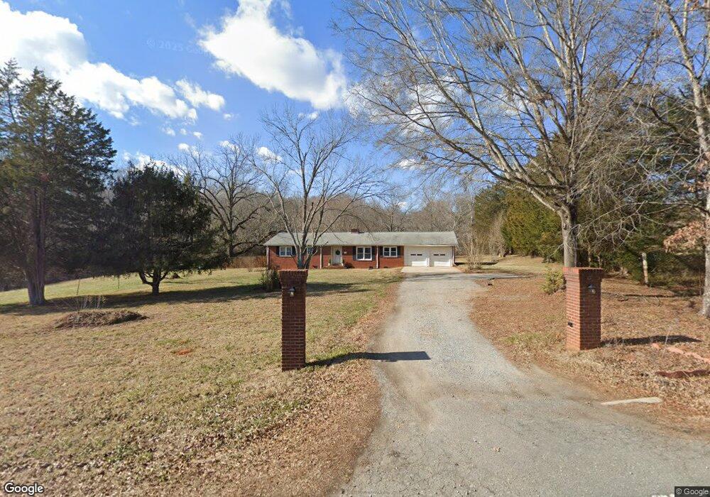 589 Thomas Rd, Clover, SC 29710 - photo 1