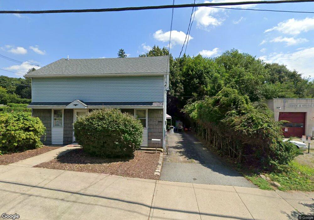 136 Greenwich Ave, Warwick, RI 02886 - photo 1