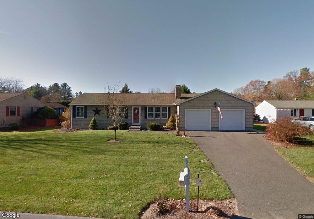 5 Applewood Ln, Holyoke, MA 01040 - photo 1