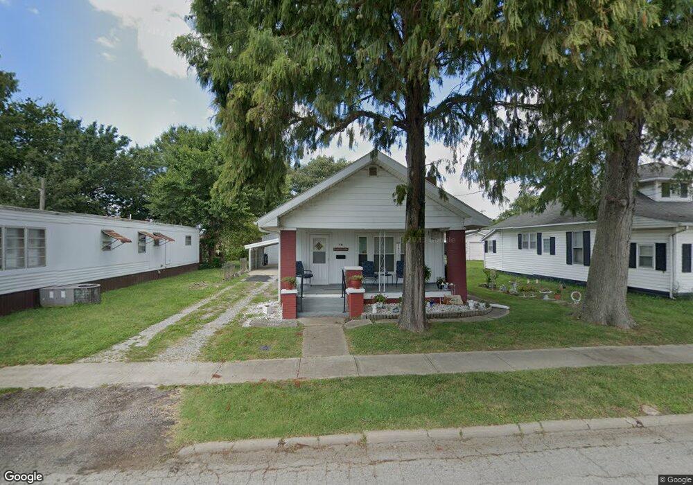 10 W Virginia St, Harrisburg, IL 62946 - photo 1