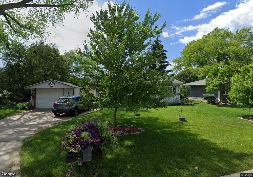 120 N Genevieve St, Cedar Falls, IA 50613 - photo 1