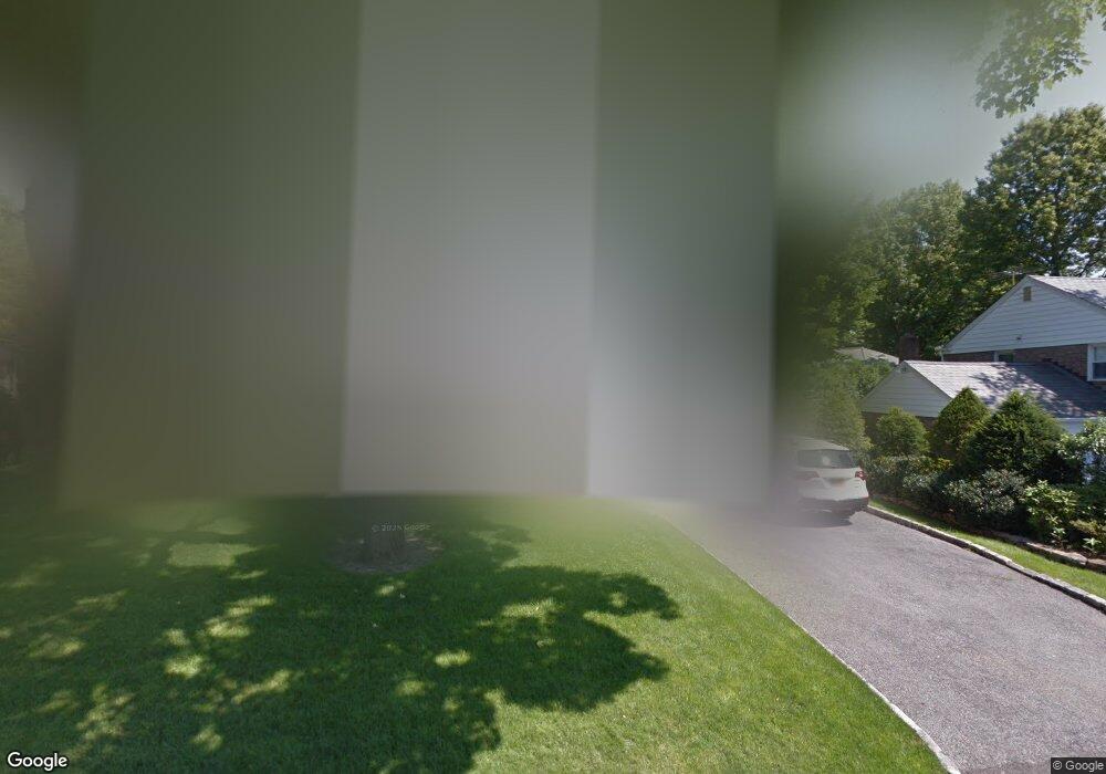 139 Trumbull Rd, Manhasset, NY 11030 - photo 1