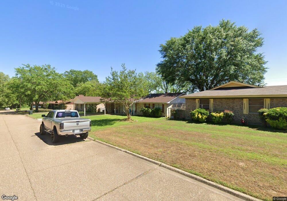 911 Japonica Dr, Wake Village, TX 75501 - photo 1