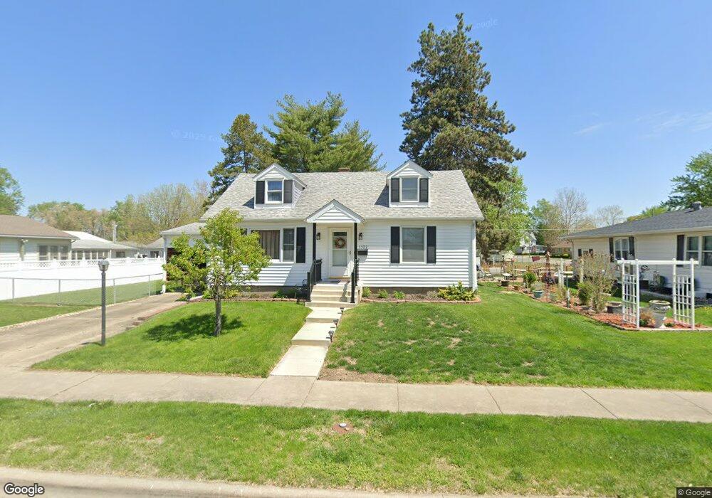 1322 Pulaski St, Lincoln, IL 62656 - photo 1