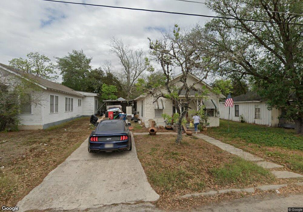 608 N Filmore St, Beeville, TX 78102 - photo 1