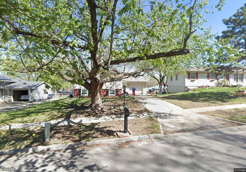 5108 SW 33rd St, Topeka, KS 66614 - photo 1