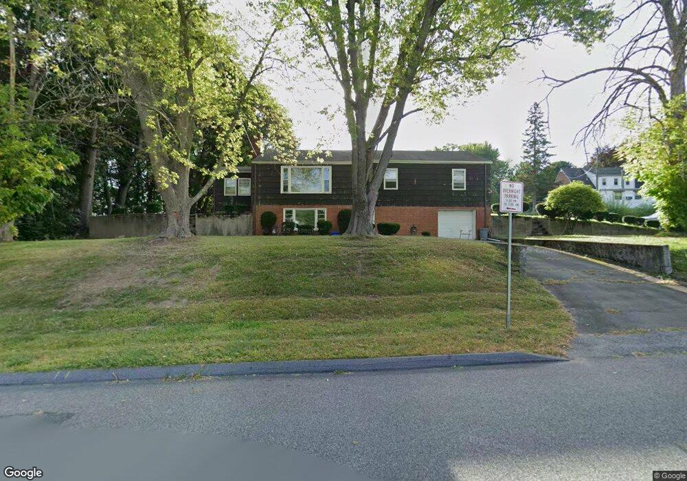 60 Dale St, Holyoke, MA 01040 - photo 1