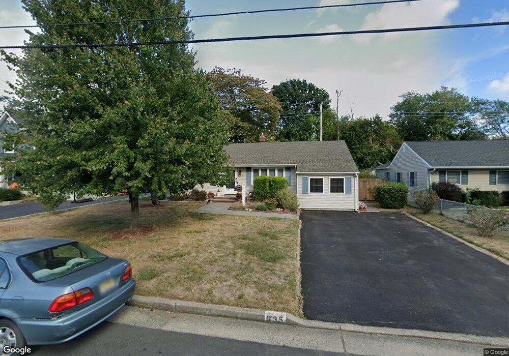 635 Hopping Rd, Belford, NJ 07718 - photo 1