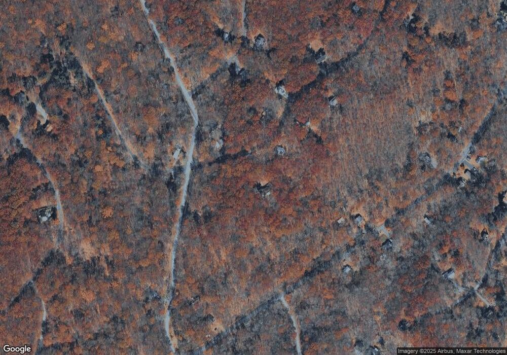 114 Chipmunk Rd, Bushkill, PA 18324 - photo 1