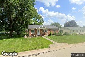 824 5th Ave SW, Cascade, IA 52033