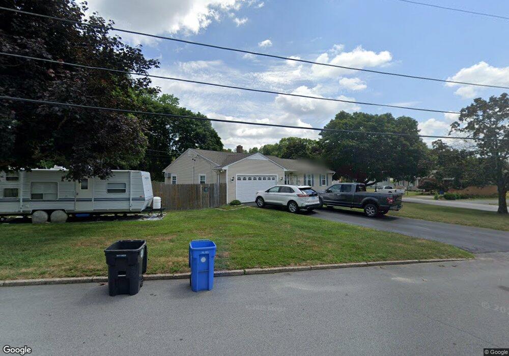 39 Meadowcrest Dr, Cumberland, RI 02864 - photo 1