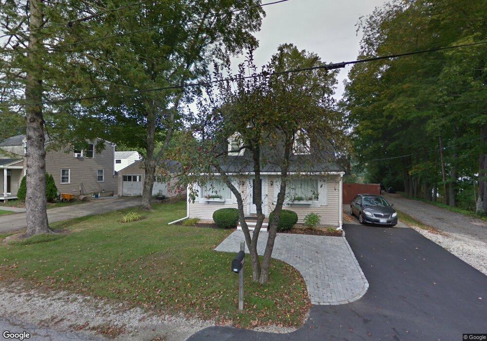 512 Locust St, Rollinsford, NH 03869 - photo 1