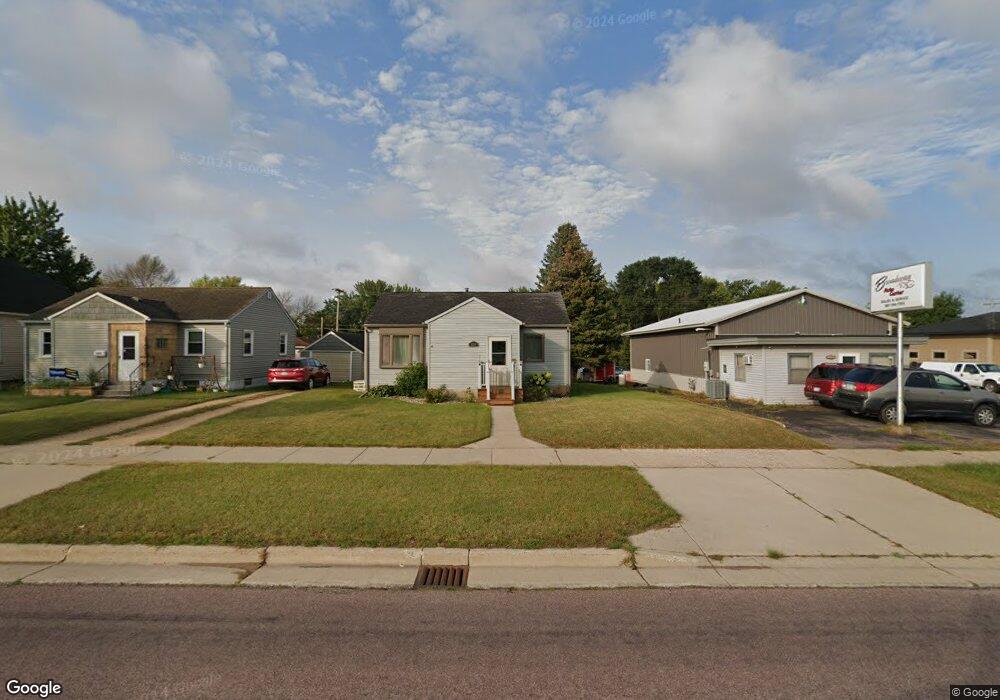 1209 N Broadway St, New Ulm, MN 56073 - photo 1