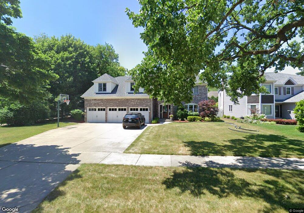 136 N Avon Rd, Elmhurst, IL 60126 - photo 1