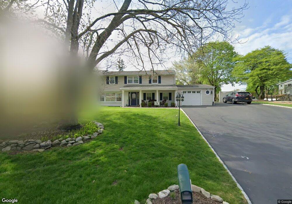 911 Barberry Rd, Yorktown Heights, NY 10598 - photo 1