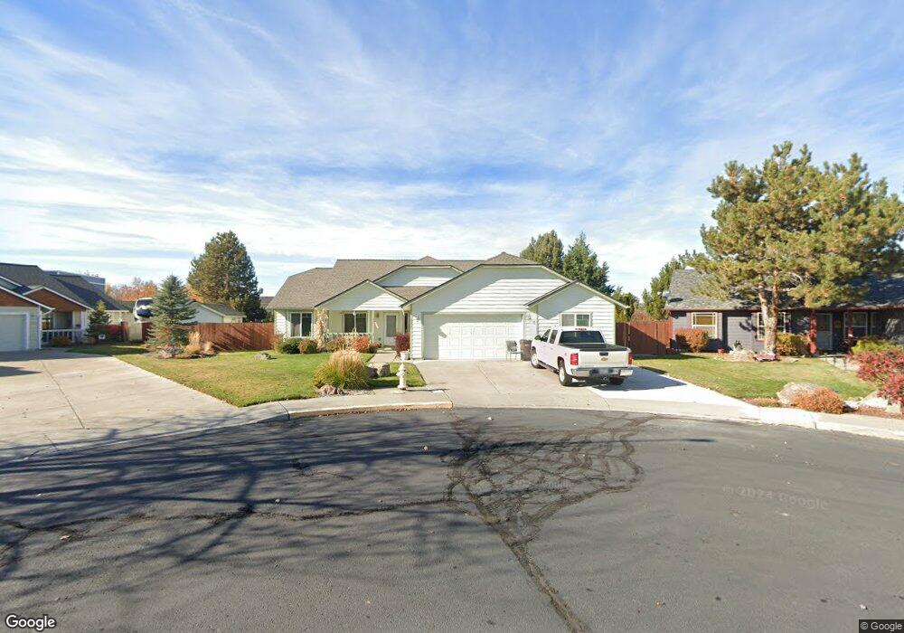 12 NW Nickernut Ct, Redmond, OR 97756 - photo 1