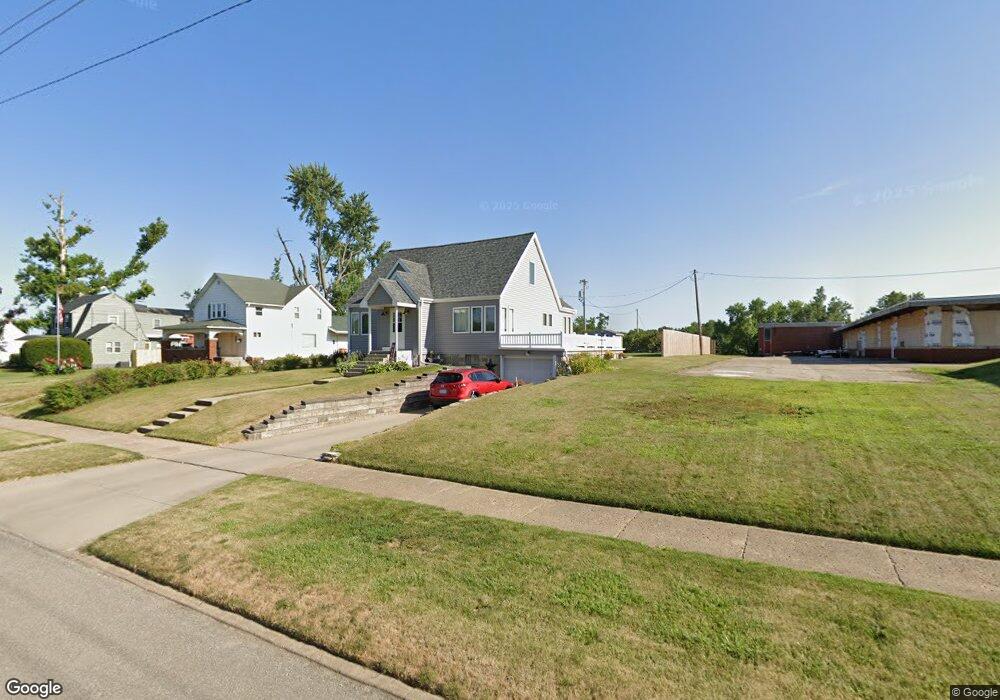 1708 Summit St, Marshalltown, IA 50158 - photo 1