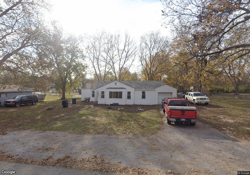 208 W Kaw Ave, Cleveland, OK 74020 - photo 1