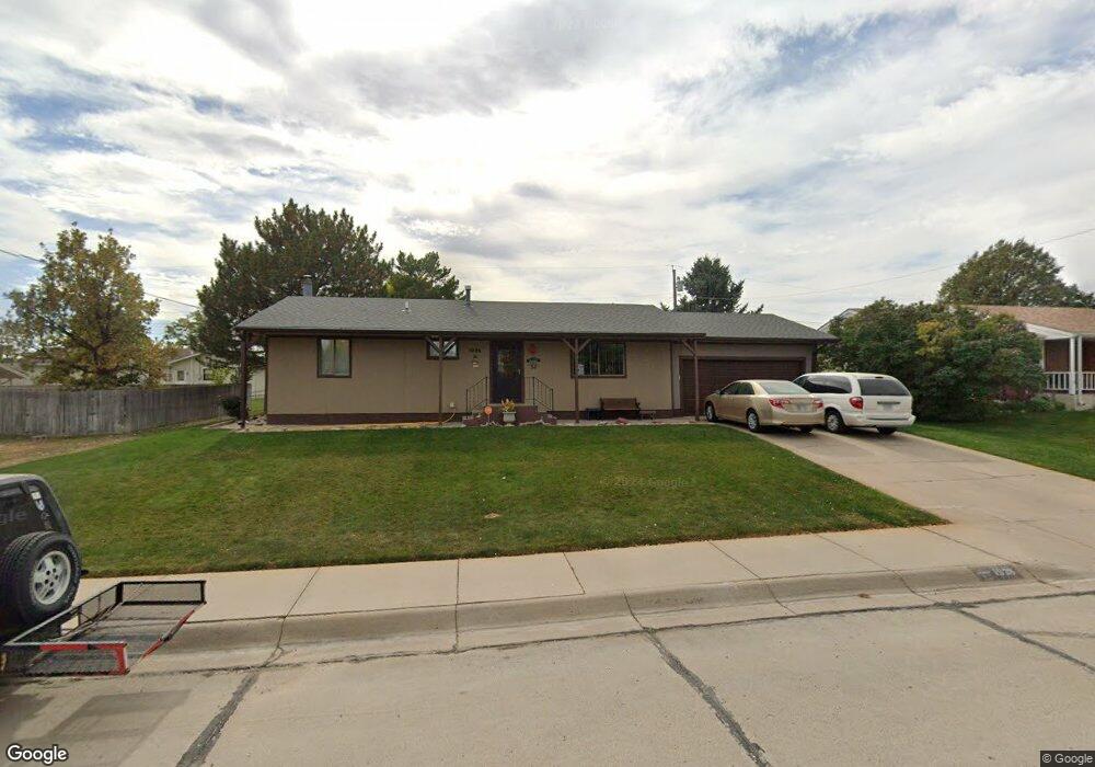 1926 E 29th St, Scottsbluff, NE 69361 - photo 1