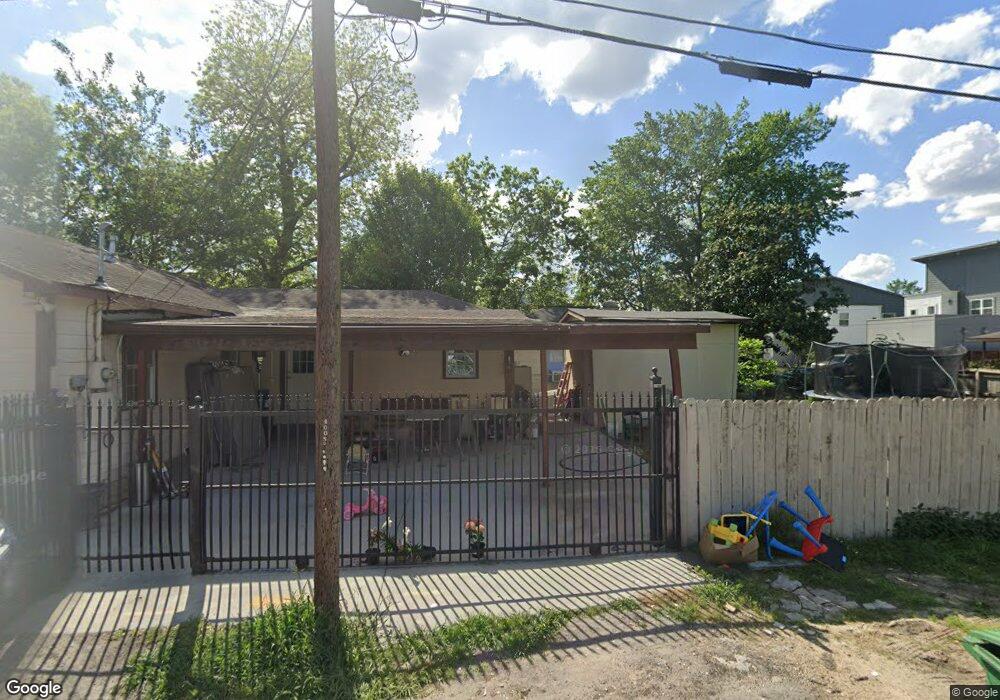 203 Pheasant St, Houston, TX 77018 - photo 1