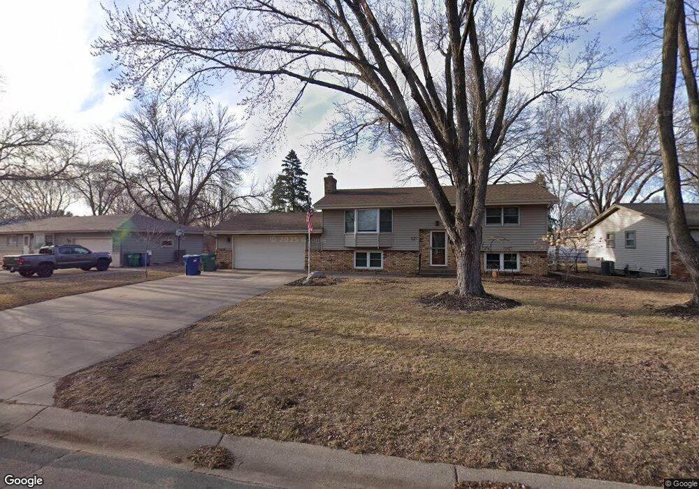 9682 99th Place N, Maple Grove, MN 55369 - photo 1