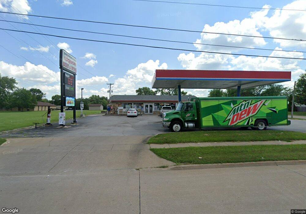 4307 W Locust St, Davenport, IA 52804 - photo 1