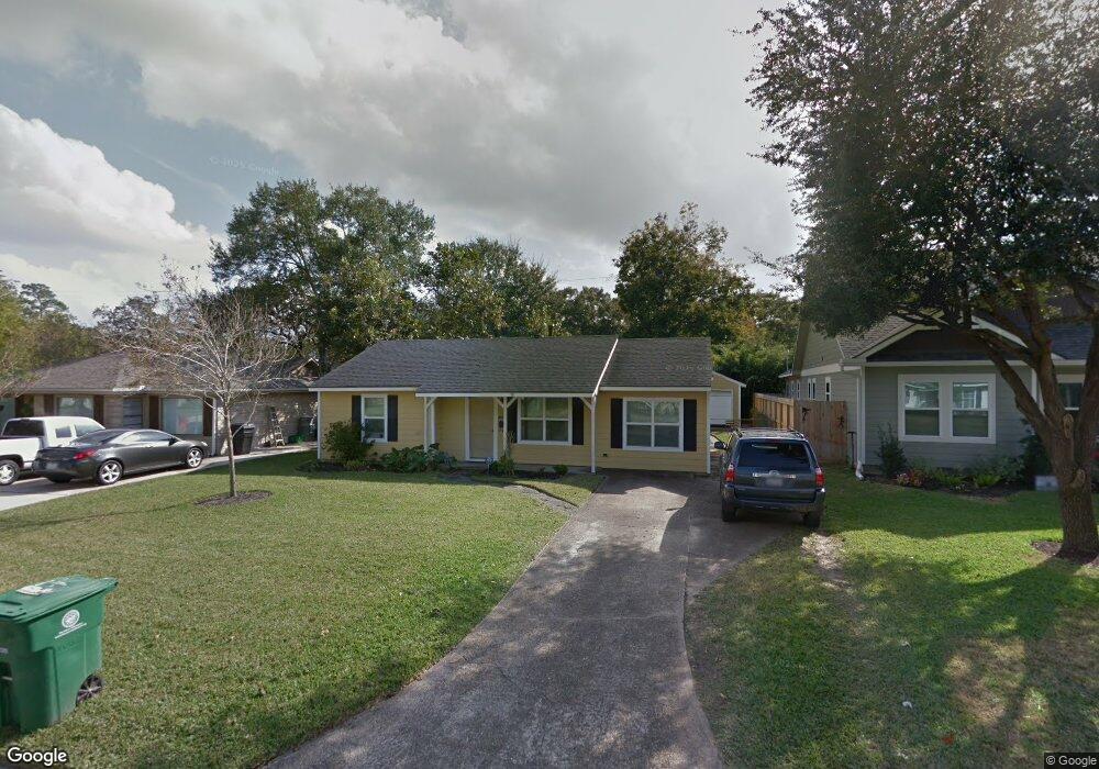 1605 Hewitt Dr, Houston, TX 77018 - photo 1