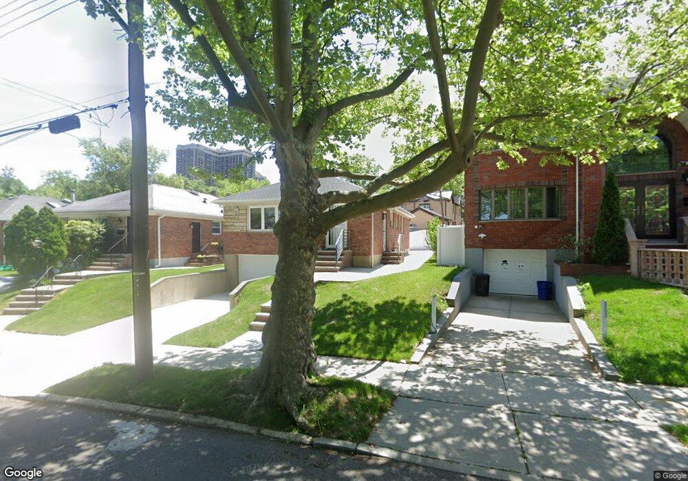 26208 60th Rd, Little Neck, NY 11362 - photo 1