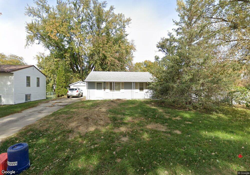 2404 S 8th Ave E, Newton, IA 50208 - photo 1