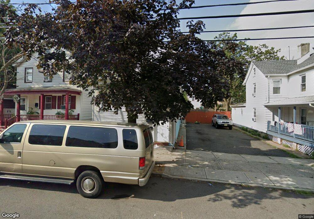 132 Townsend St, New Brunswick, NJ 08901 - photo 1