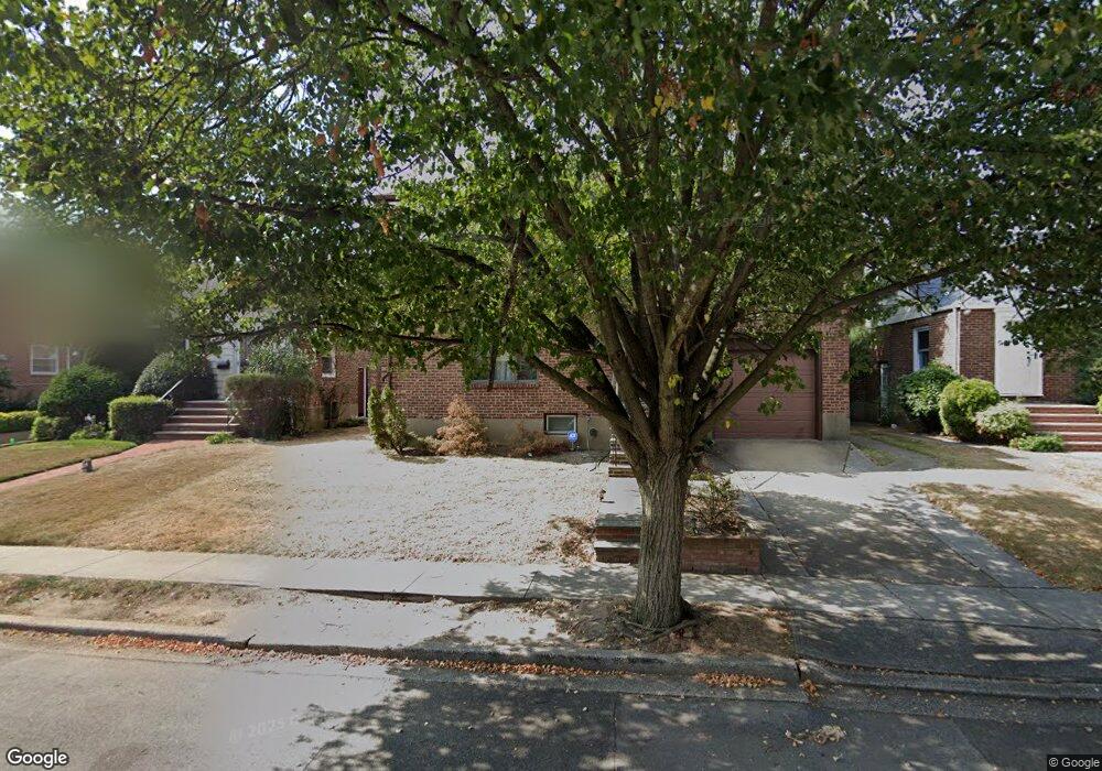 10 Bittersweet Ln, Valley Stream, NY 11581 - photo 1