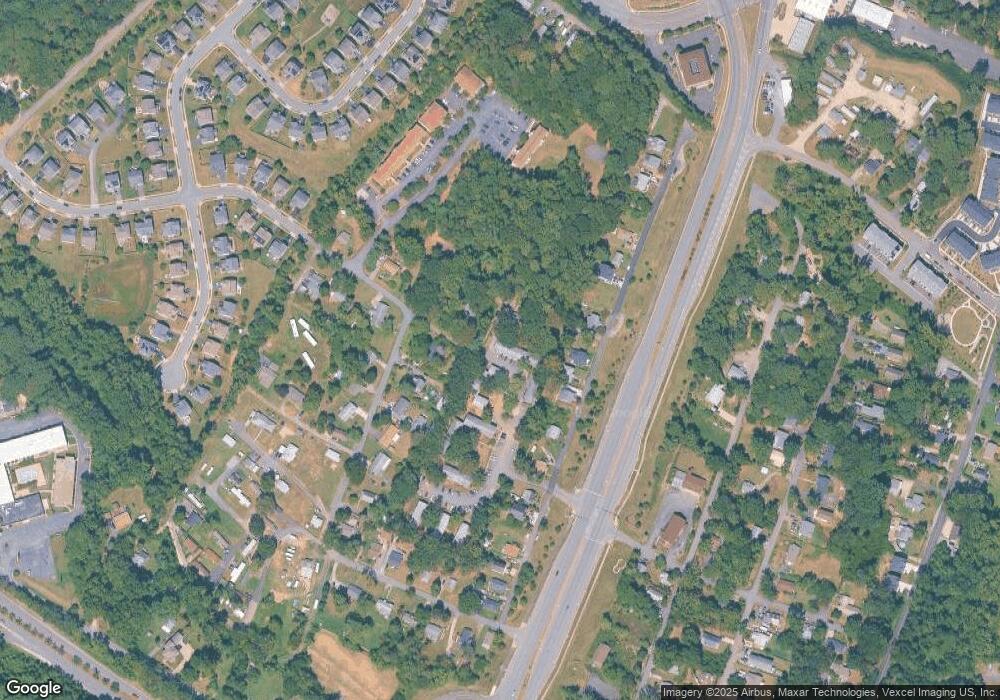 4102 Southway Ln, Triangle, VA 22172 - photo 1